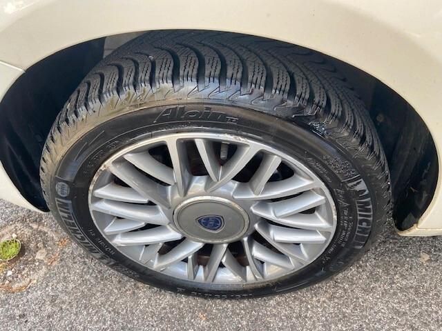 Lancia Ypsilon 1.2 69 CV 5 porte Platinum