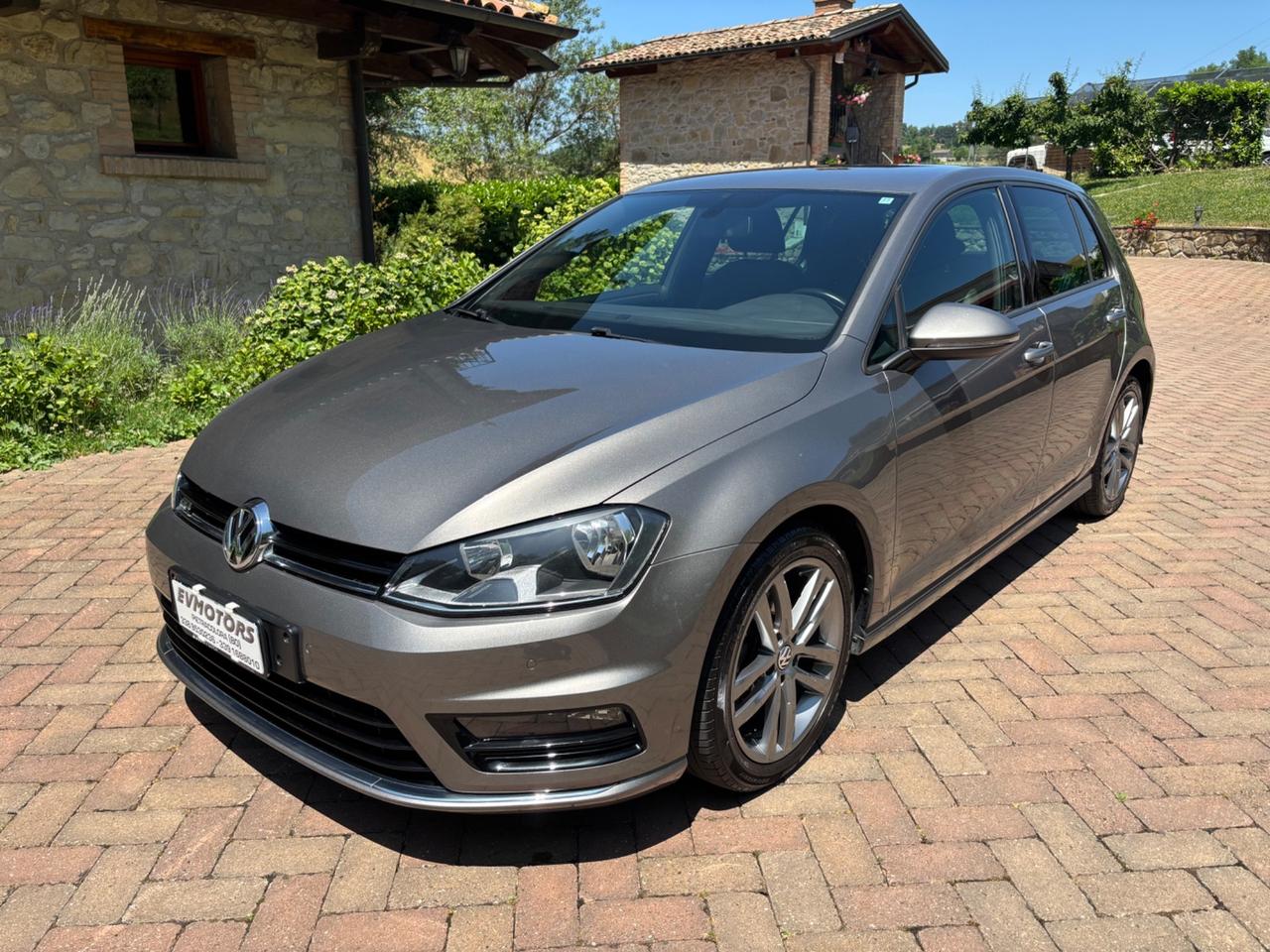 Volkswagen Golf 1.6 TDI 110 CV 5p. R-LINE