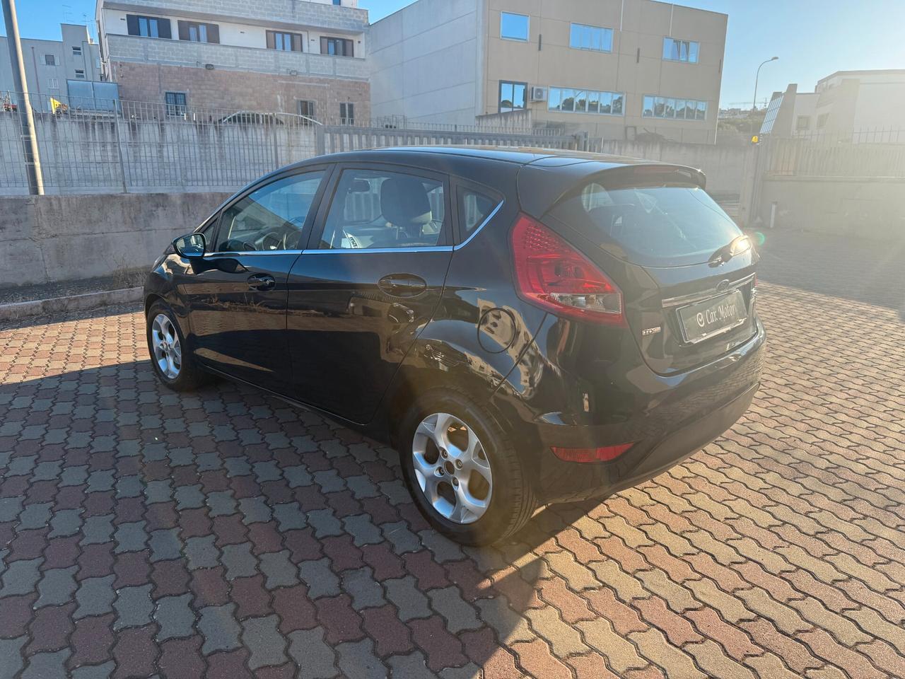 Ford Fiesta 1.4 TDCi 68CV 5 porte Titanium