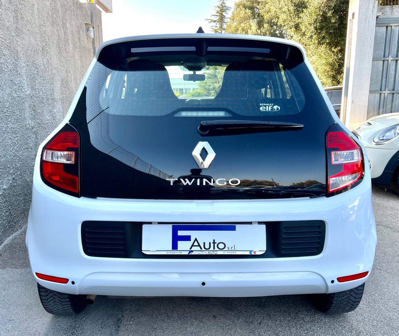 Renault Twingo TCe 90 CV,Navi,retrocamera,sensori di parc.,schermo touchscreen,ecc.