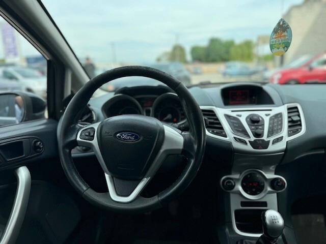 Ford Fiesta 1.4 5 porte Bz.- GPL Titanium