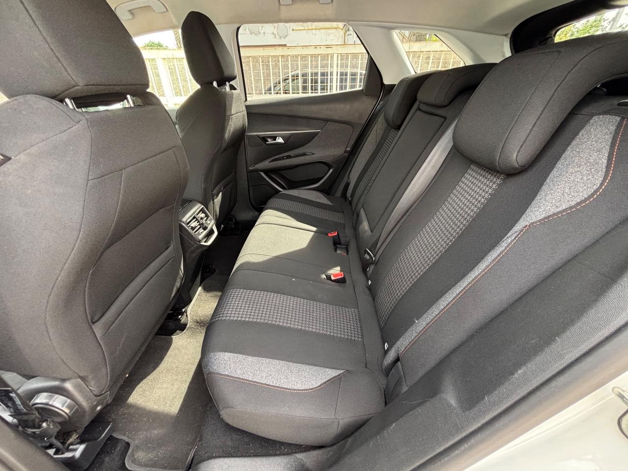PEUGEOT 3008 1.6 HDI 120CV AUTOMATICA