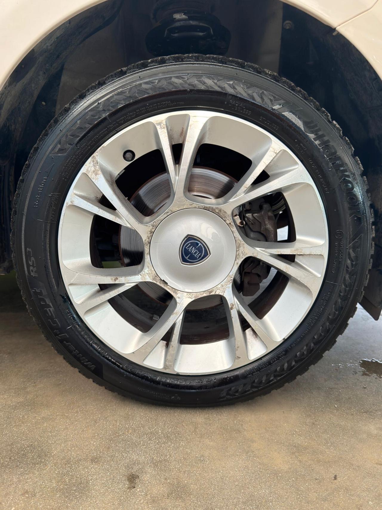 Lancia Ypsilon 1.2 69 CV 5 porte Platinum