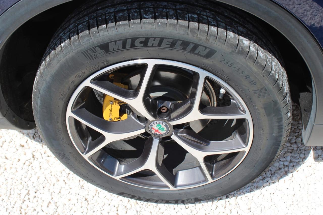 Alfa Romeo Stelvio Tua A SOLI 338€ al mese Anticipo Zero