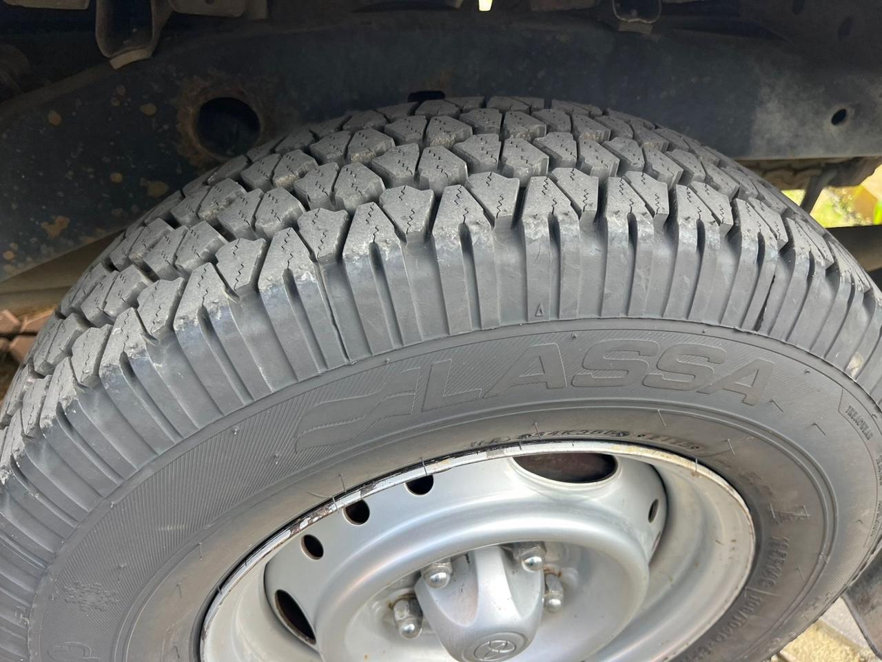 Toyota Hilux 2.4 2WD