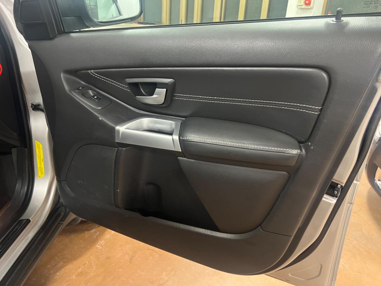 Volvo XC 90 XC90 2.4 D5 185 CV AWD Momentum
