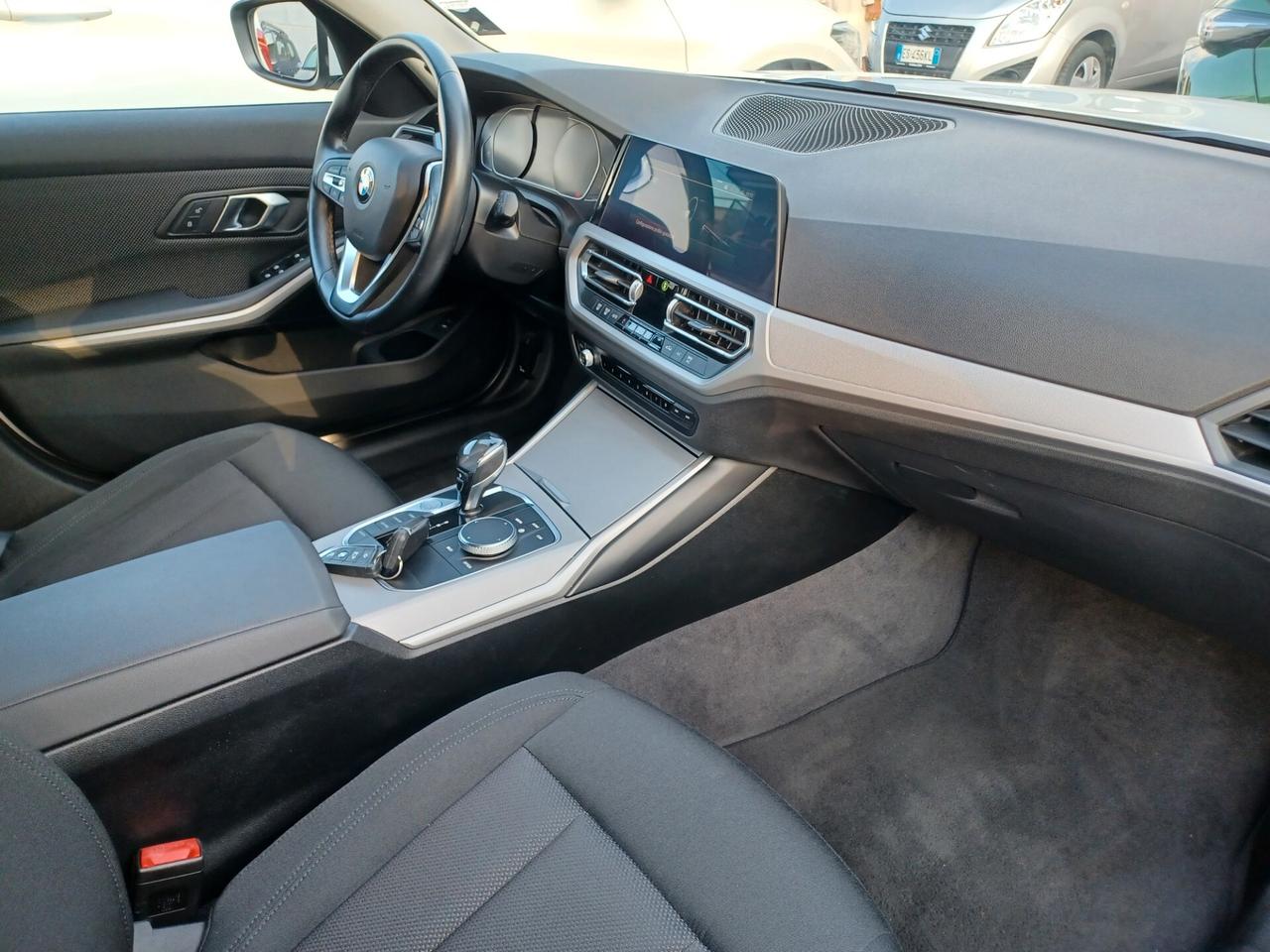 Bmw 318 d 48V Touring ANNO 2021