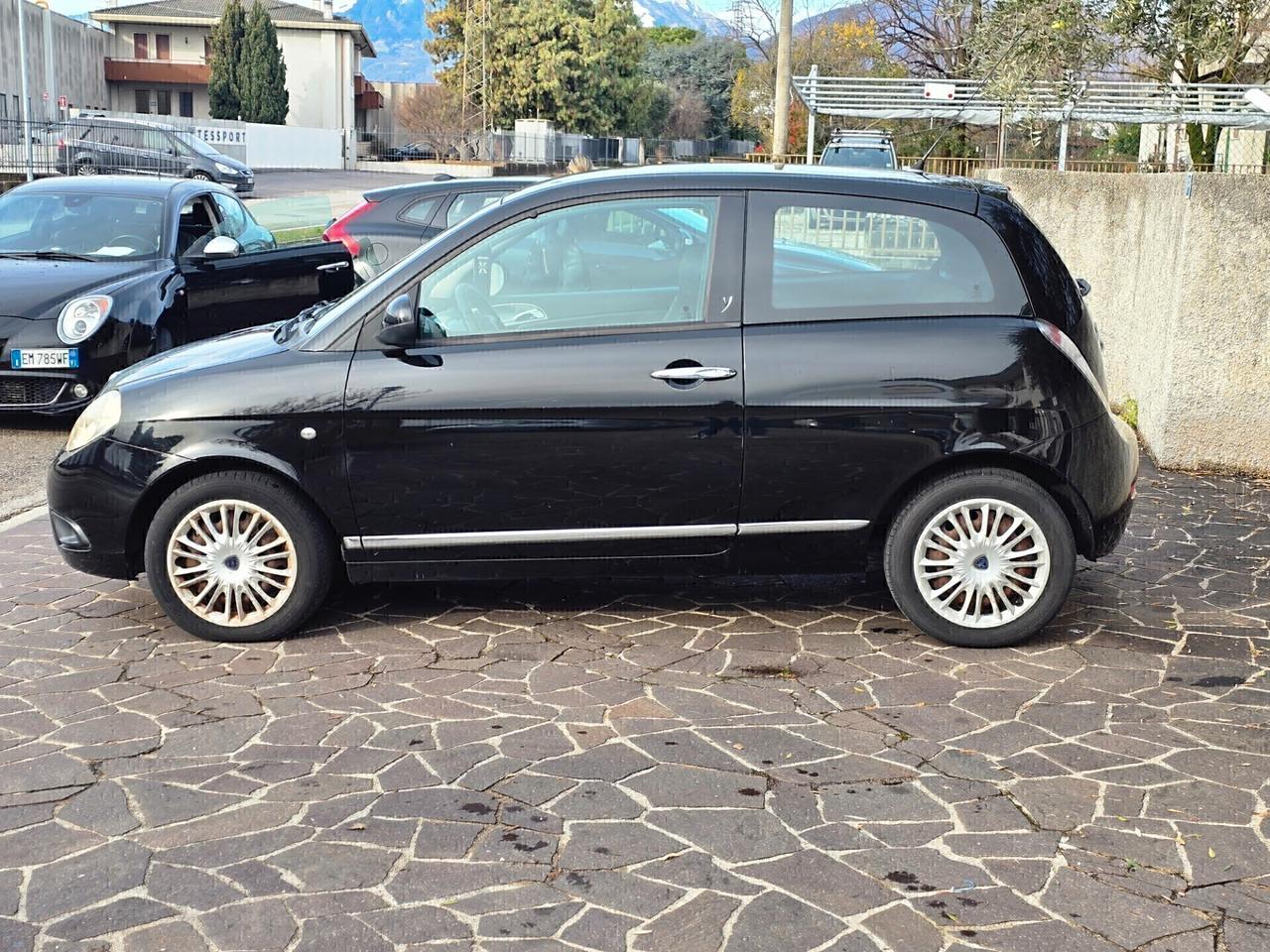 Lancia Ypsilon 1.2BENZ. OK PER NEOPATENTATI UNICO PROPRIETARIO ANNO 2010