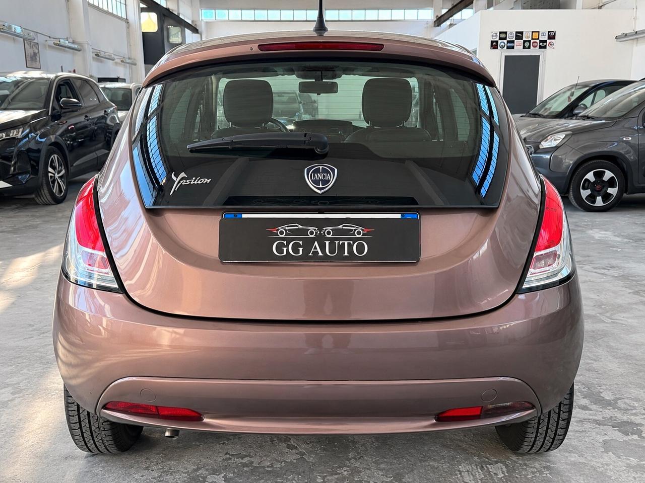 Lancia Ypsilon 1.2 69 CV 5 porte Silver