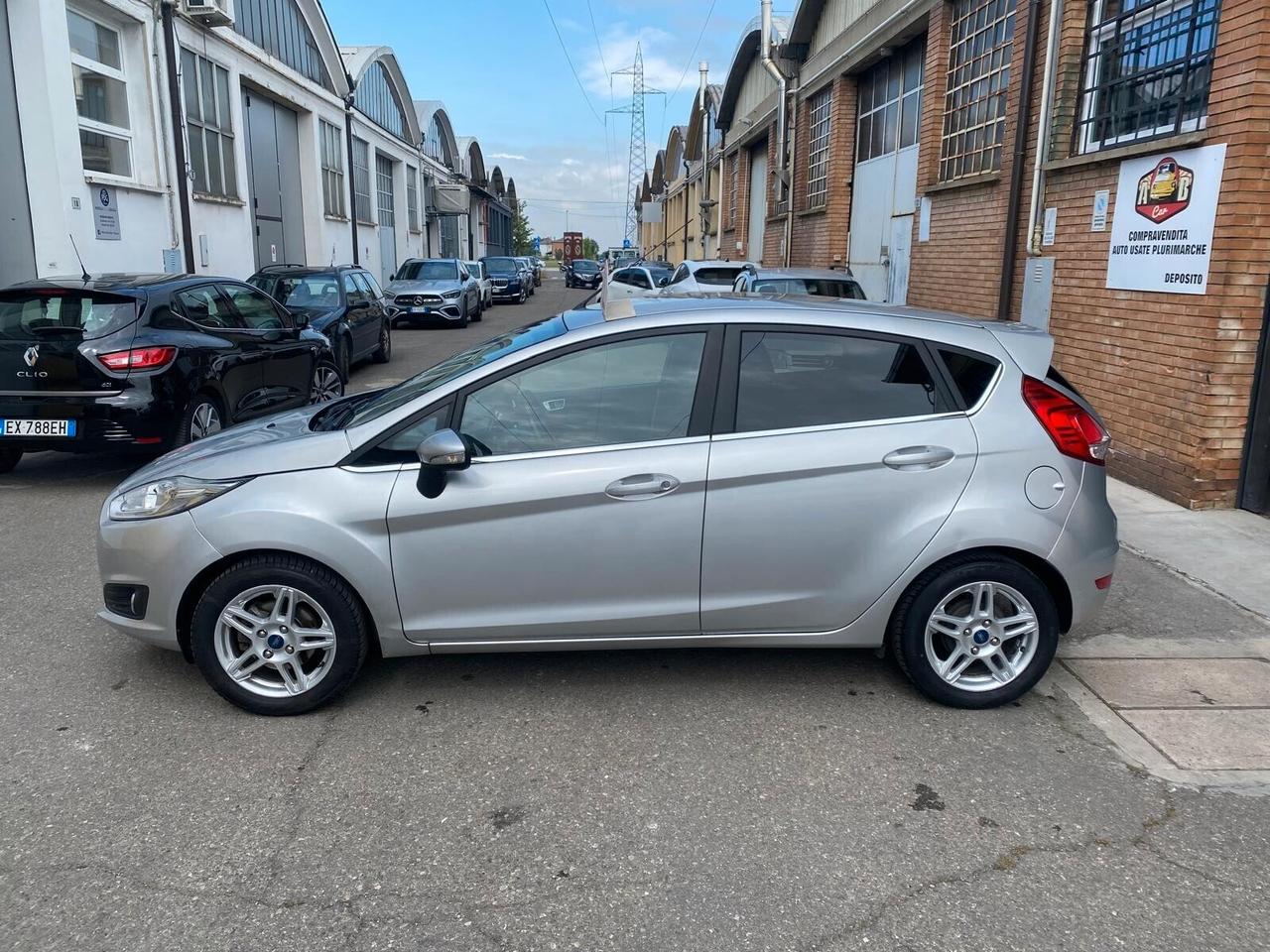 Ford Fiesta 1.4 Titanium GPL - NEOPATENTATI - GARANZIA 12 MESI