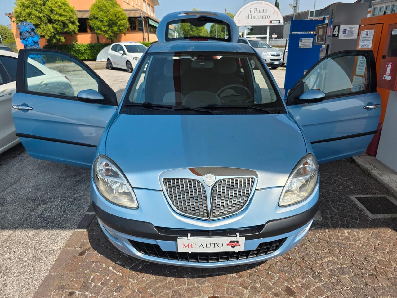 Lancia Ypsilon 1.2 con 140.000km