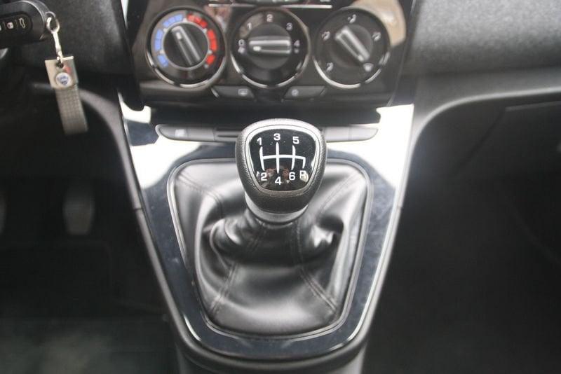 Lancia Ypsilon 1.0 FireFly 70cv Hybrid Silver