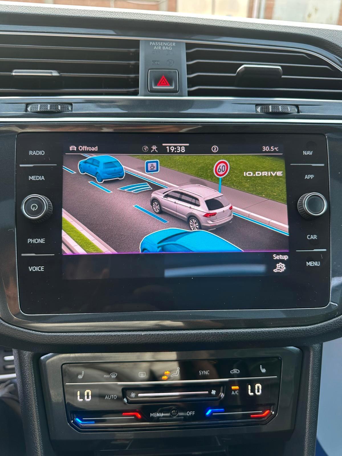 Volkswagen Tiguan 2.0 TDI 200 CV SCR DSG 4MOTION R-Line TETTO APRIBILE SEDILI IN PELLE TOTALE