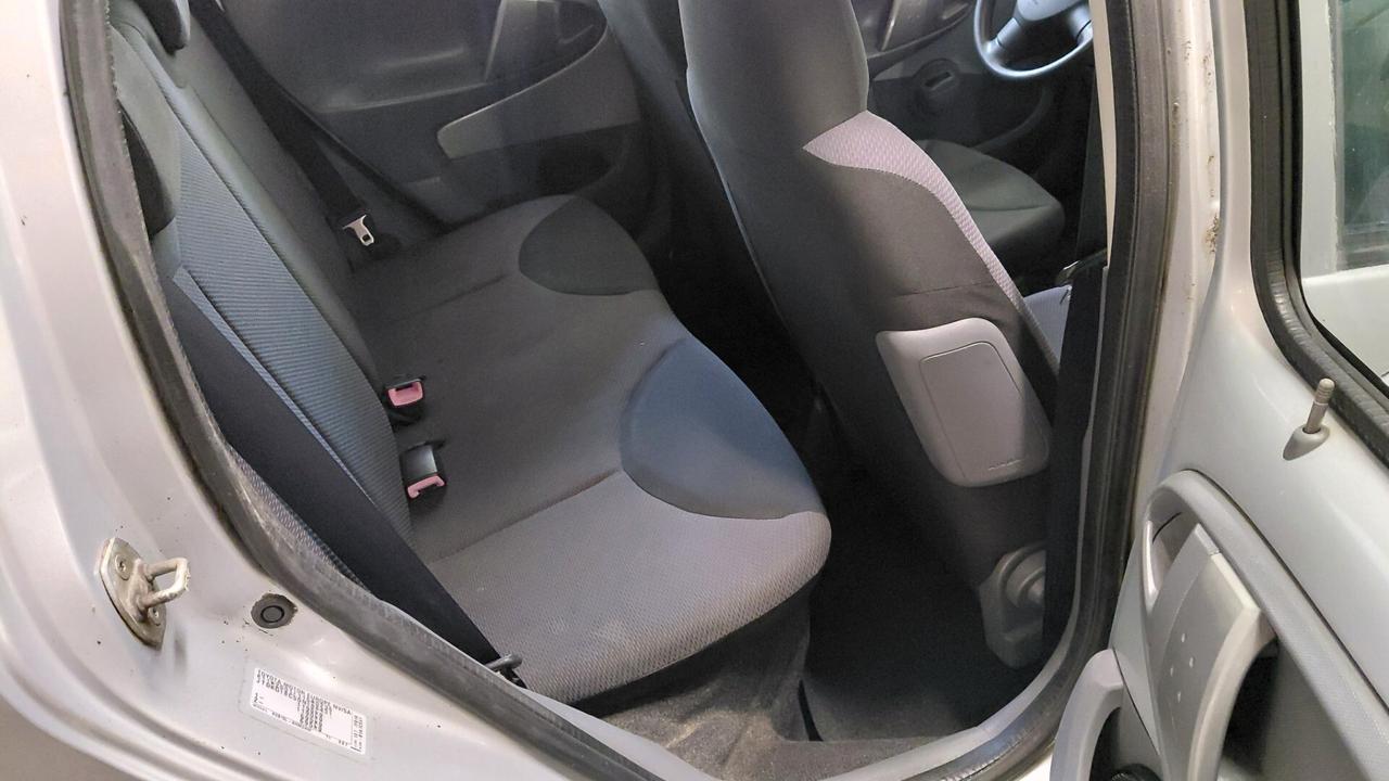 Toyota Aygo 1.0 12V VVT-i 5 porte
