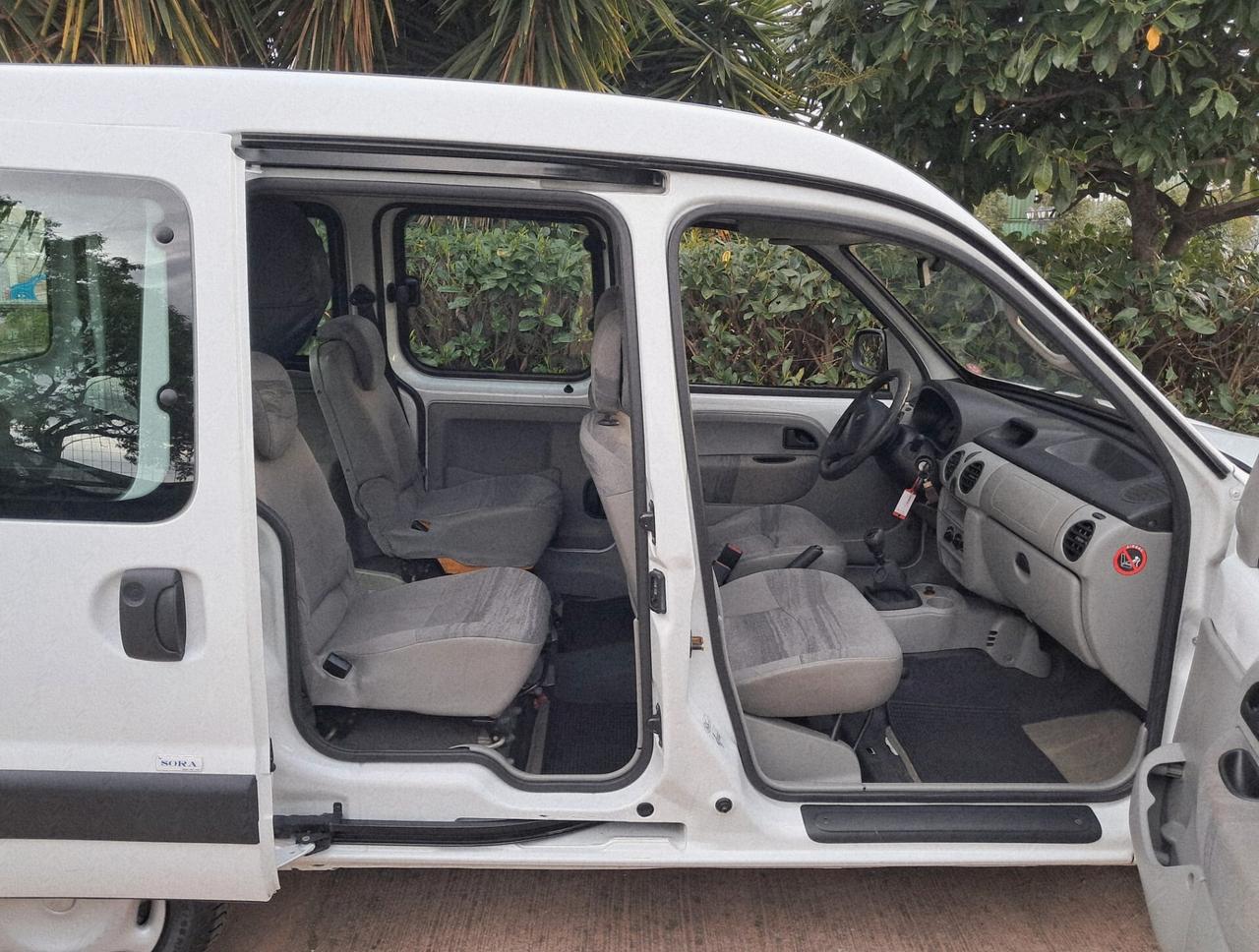Renault Kangoo TRASPORTO DISABILI PIANALE RIBASSATO UNIPRO