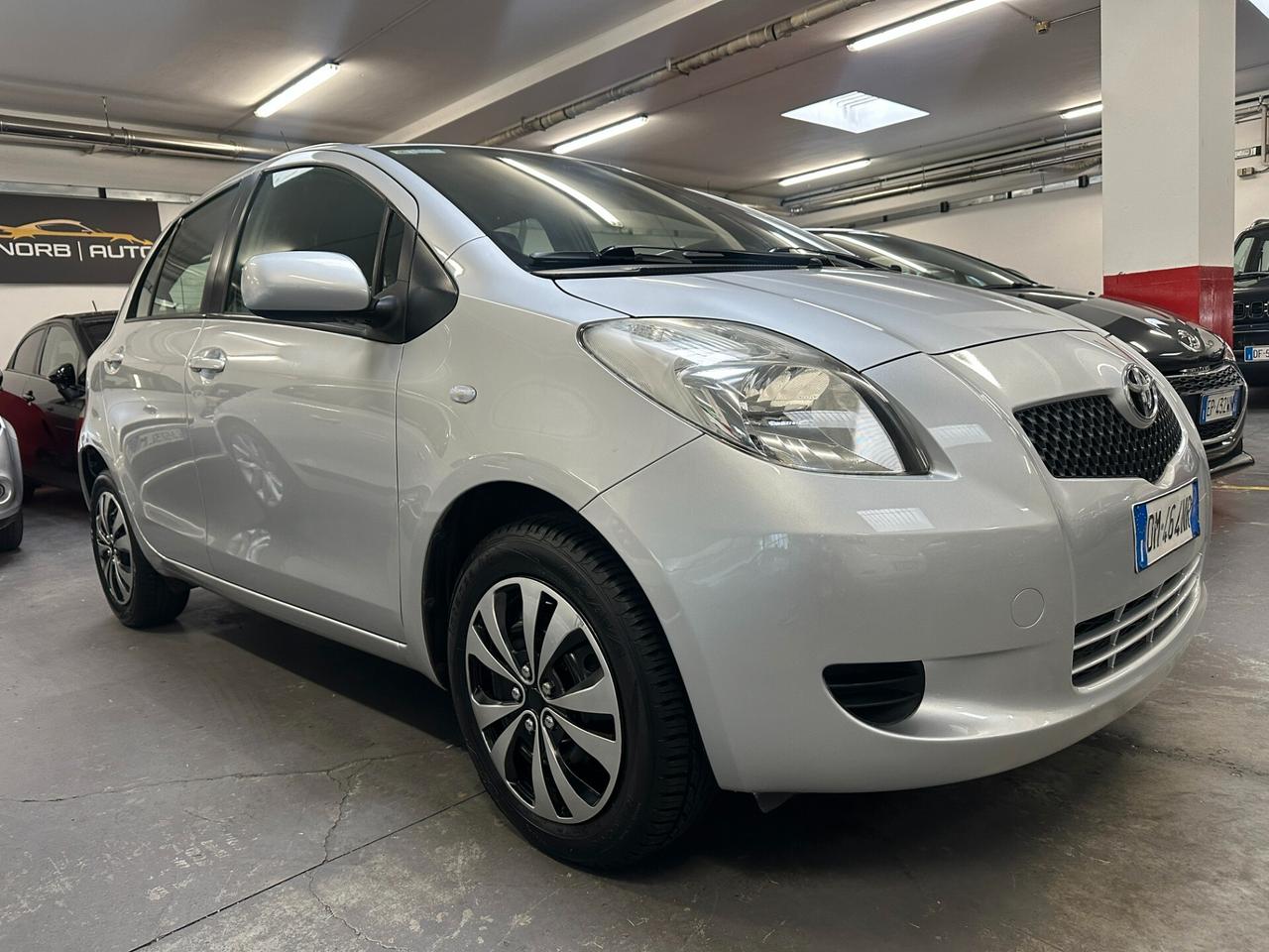 Toyota Yaris 1.0 5 porte