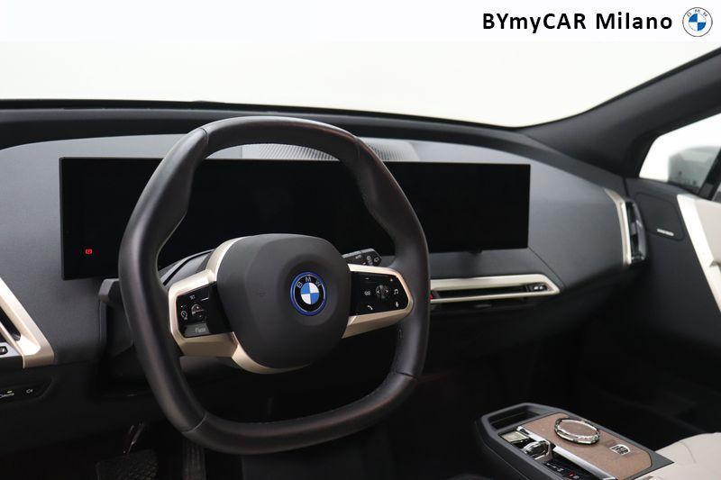 BMW iX 40 pacchetto sportivo xDrive