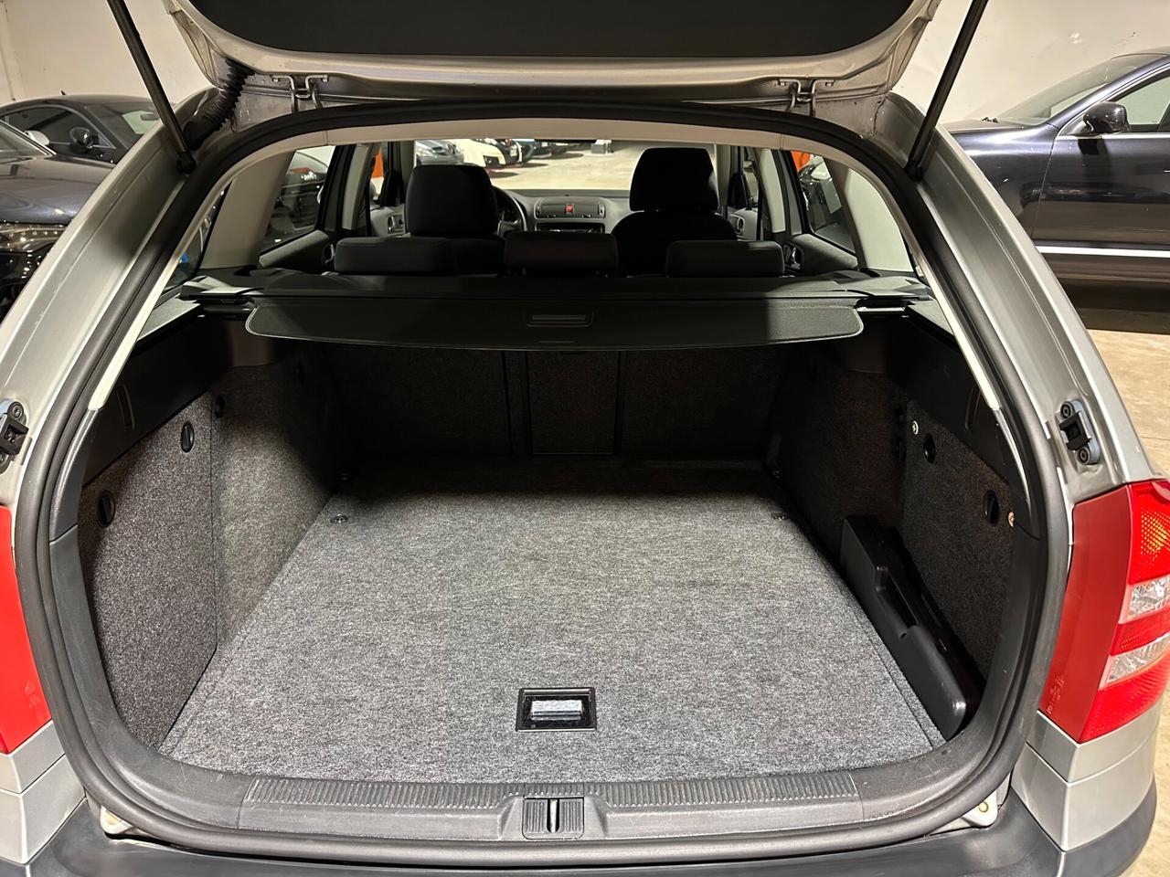 Skoda Octavia 1.6 16V FSI Ambiente - UNICO PROPRIETARIO A/C