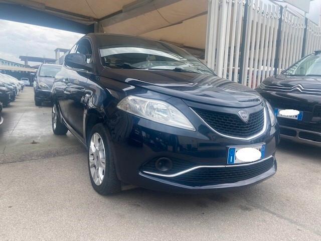 LANCIA YPSILON AUTOMATICA FULL OPTIONAL