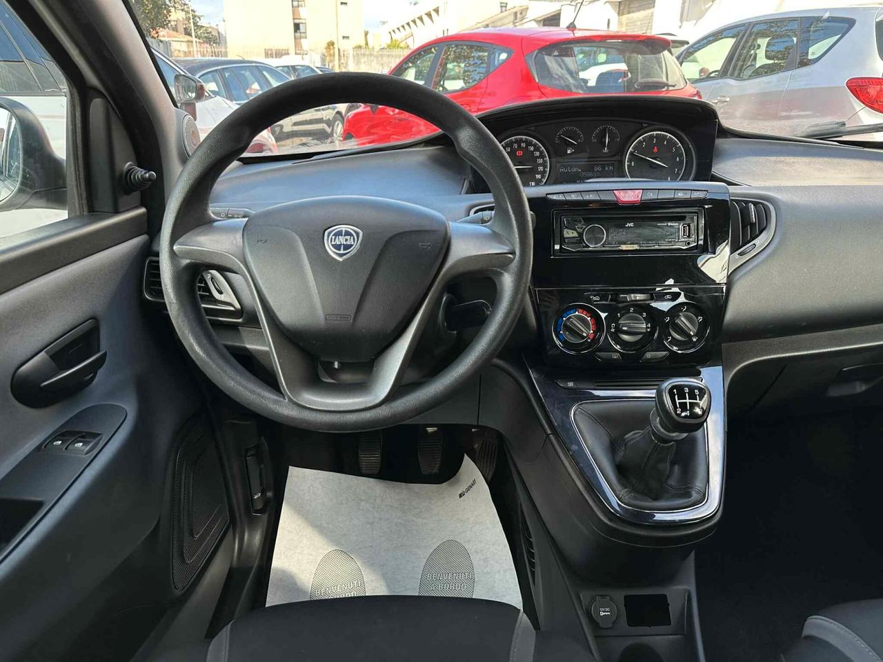 Lancia Ypsilon 1.2 69 CV 5 porte Gold