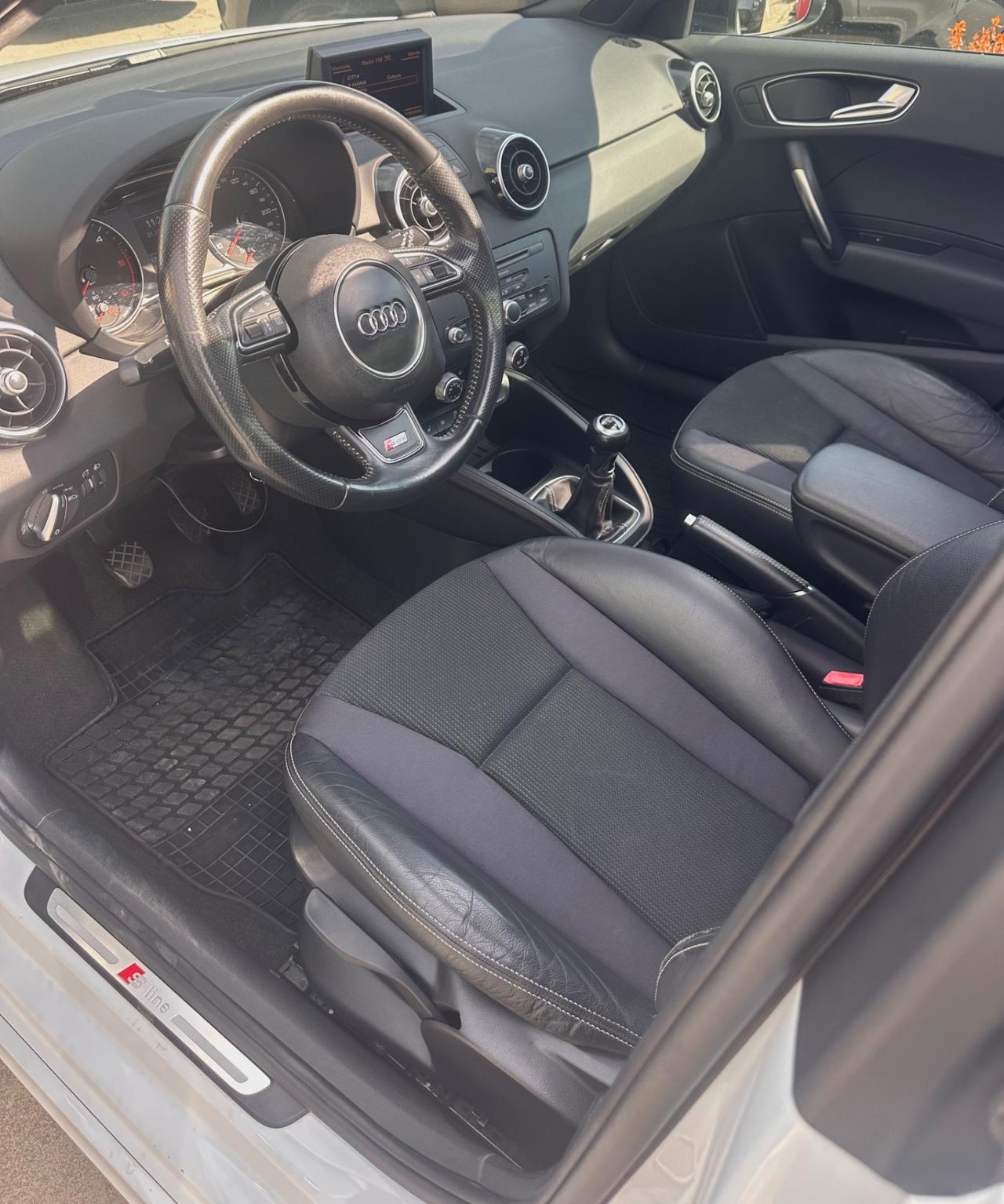Audi A1 1.6 TDI 90cv S Line Edition Plus BIColor