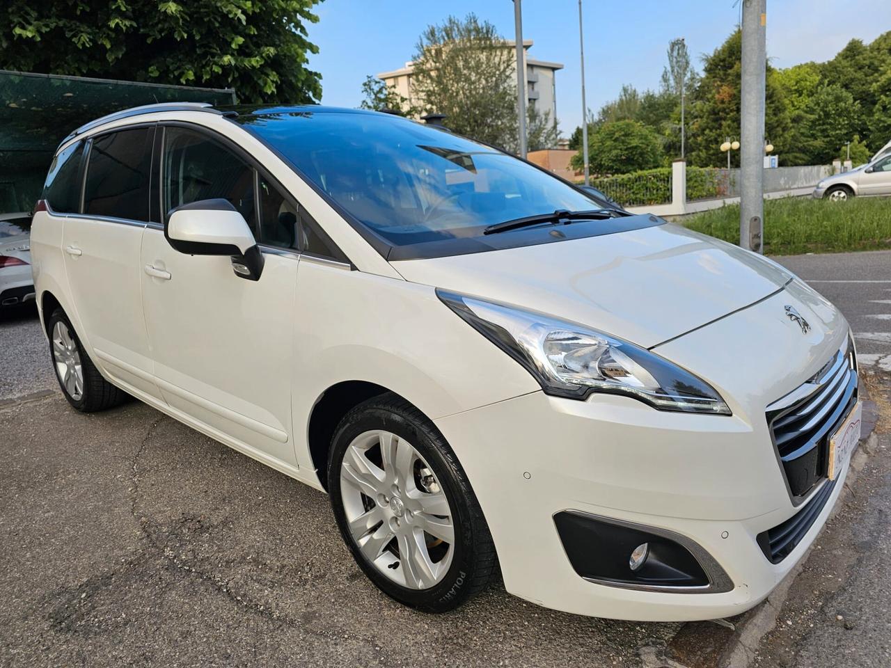 Peugeot 5008 1.6 120cv BlueHdi S&S Allure*Navi*Tetto*Euro6*