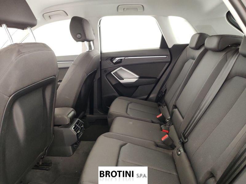 Audi Q3 35 TDI quattro S-Tronic Business