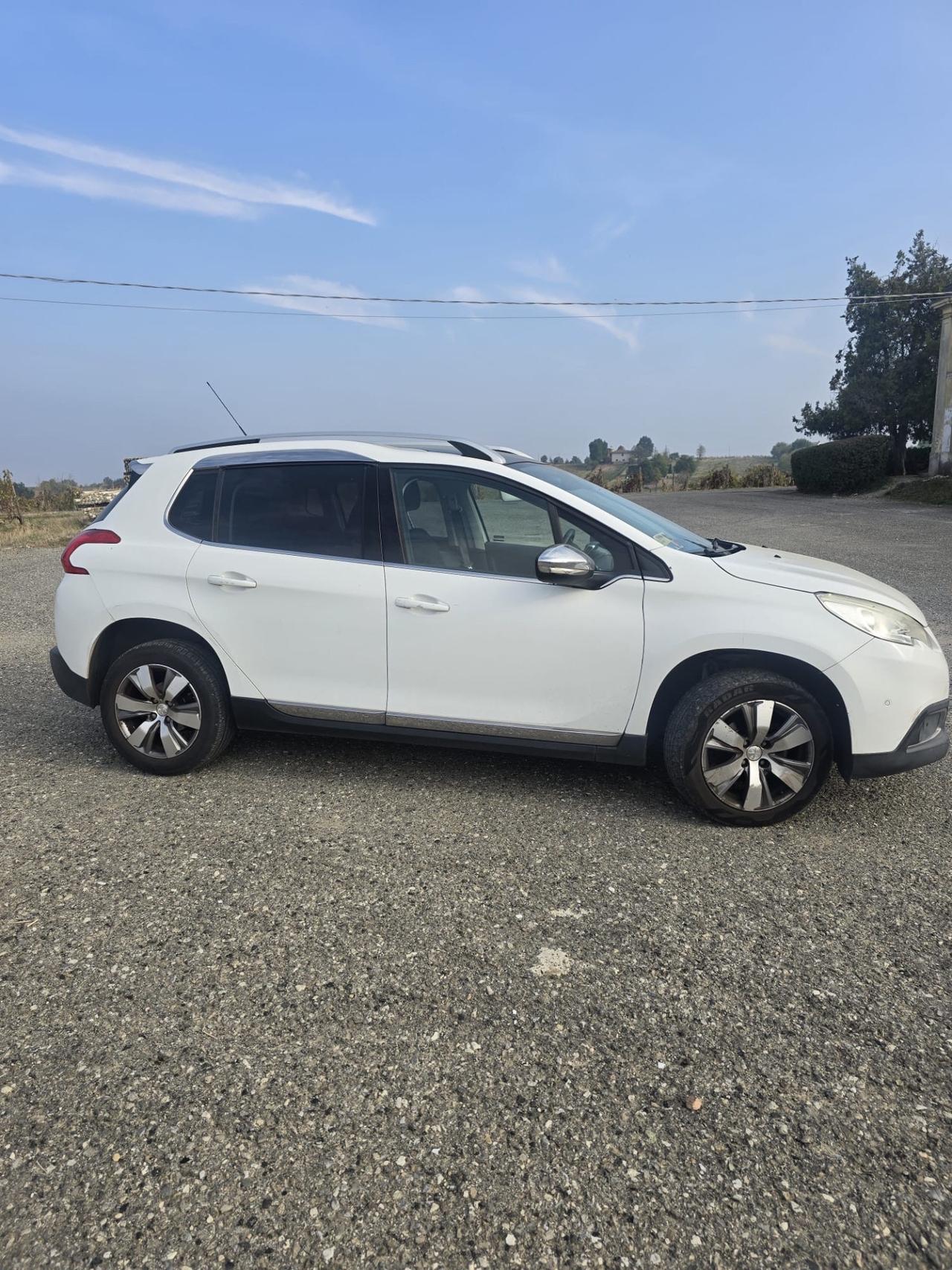 Peugeot 2008 1.6 e-HDi 92 CV Stop&Start robotizzato Allure tetto panoramico