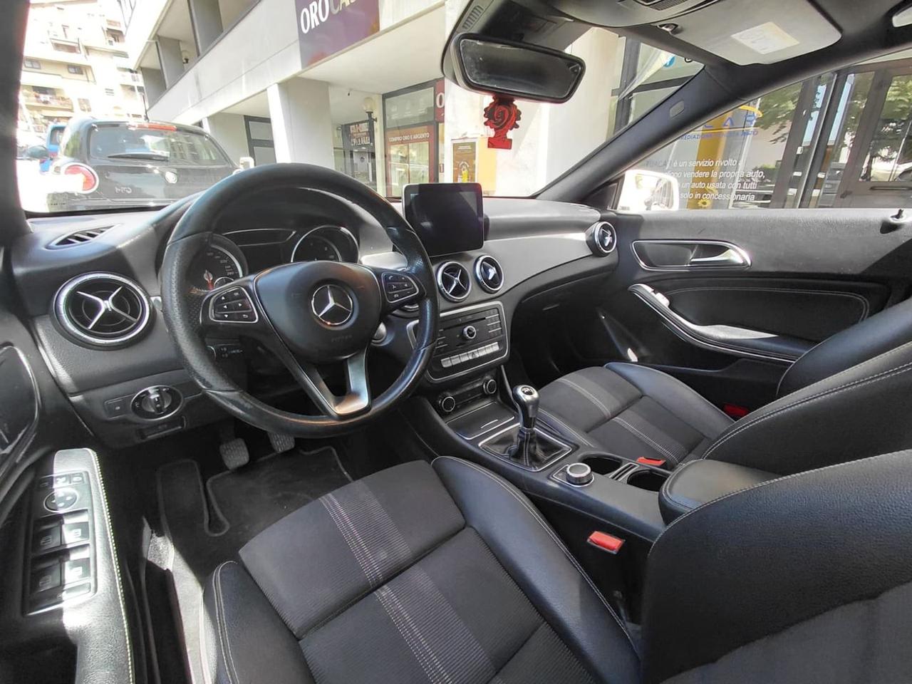 Mercedes-Benz CLA 180 Executive Shooting Br #11009
