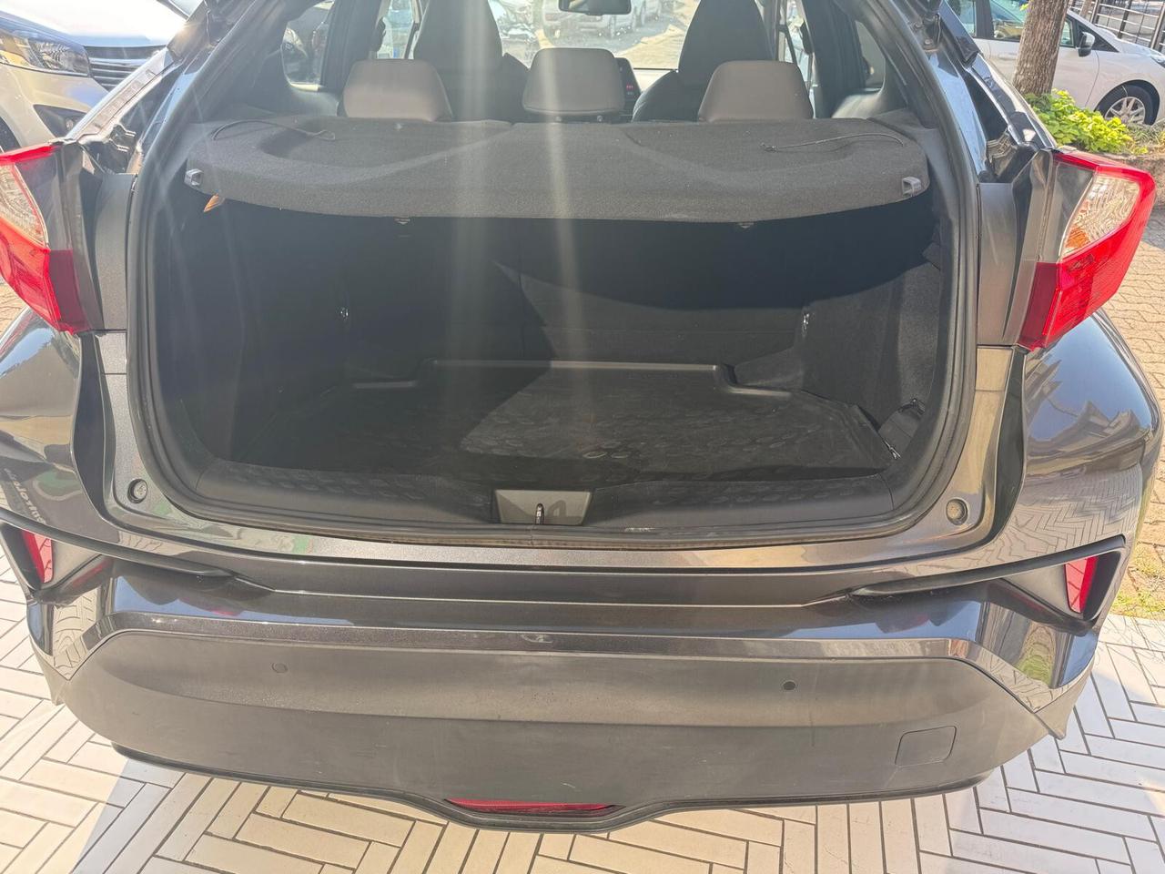 Toyota C-HR 1.8 Hybrid E-CVT Lounge