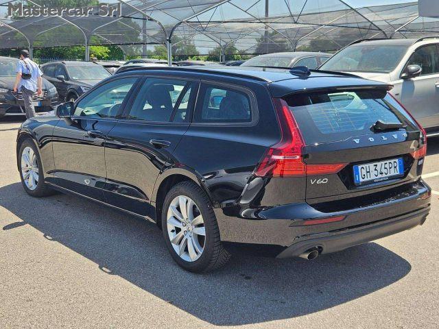 VOLVO V60 V60 2.0 b3 Momentum N1 auto 7m - GH345PR
