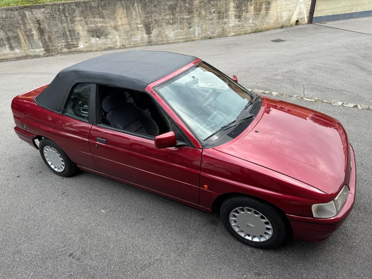 Ford Escort 1.8i 16V - Cabrio