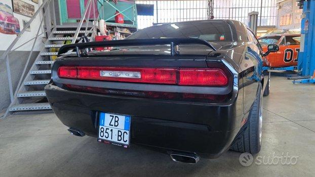 Dodge Challenger SRT-8 2009