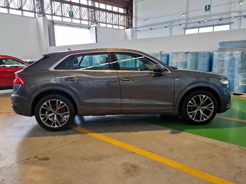 AUDI Q8 45 TDI MHEV 170kW quattro tiptronic Sport