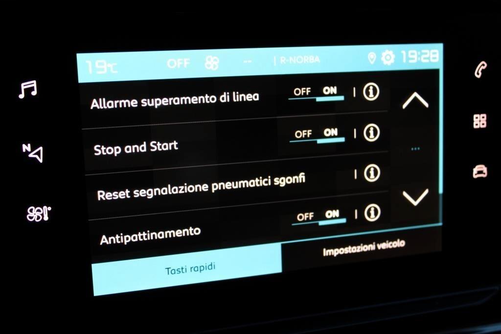 CITROEN C3 1.5 BlueHDi Shine *Bicolore *Carplay