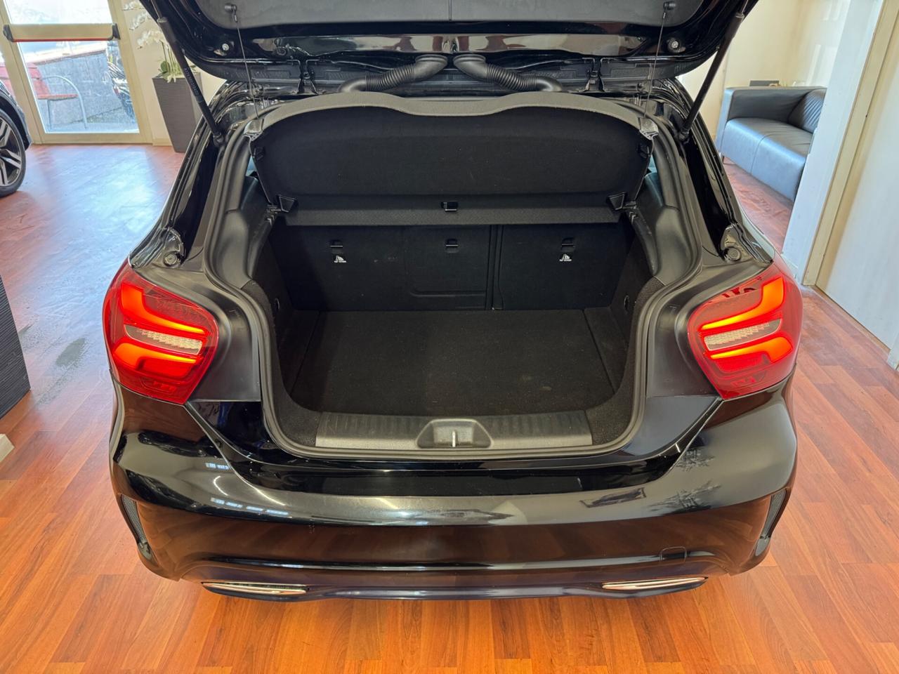 MERCEDES-BENZ A 180 d PREMIUM AMG - 2018