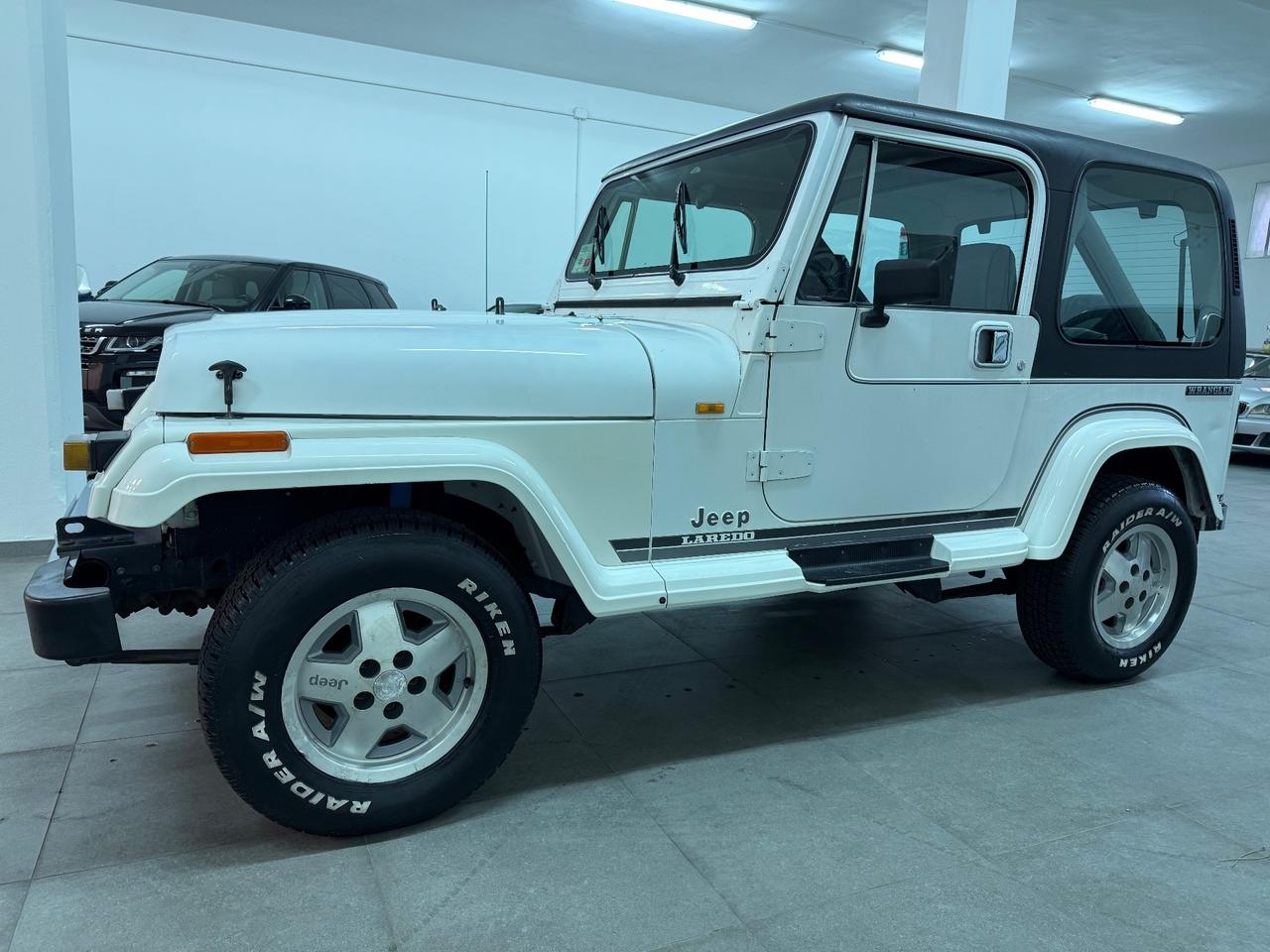 Jeep Wrangler 2.5 Laredo 130000km