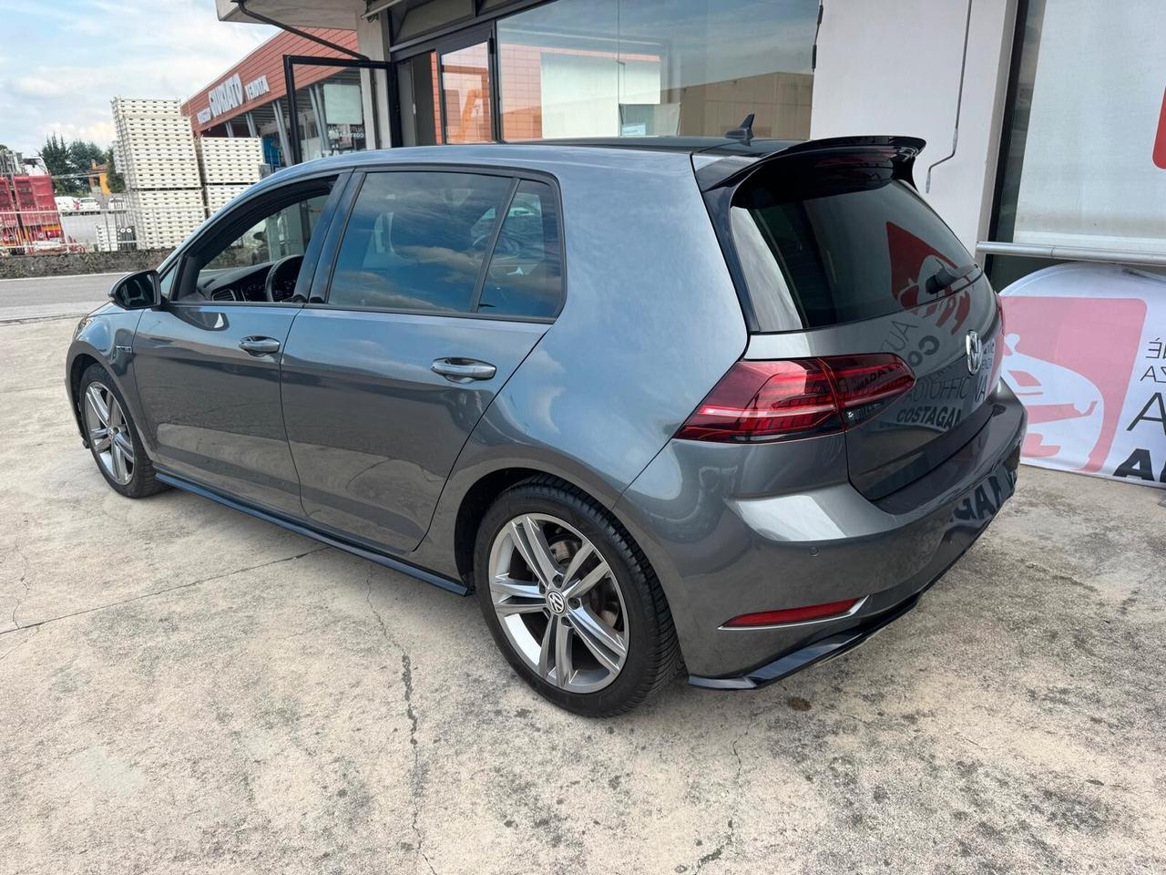 Volkswagen Golf 1.5 TSI ACT 5p. R-LINE