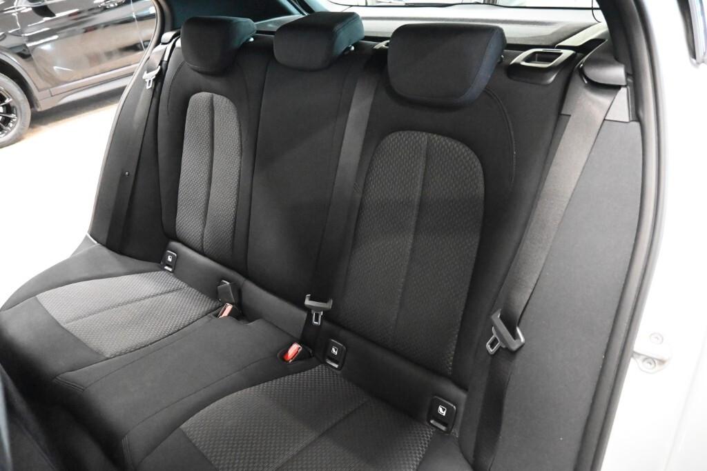 BMW 116D 6M. BUSINESS ADVANTAGE ( FARI LED - BMW DIGITAL COCKPIT - CLIMA BIZONA - PDC - NAVI - MIRROR - CRUISE )