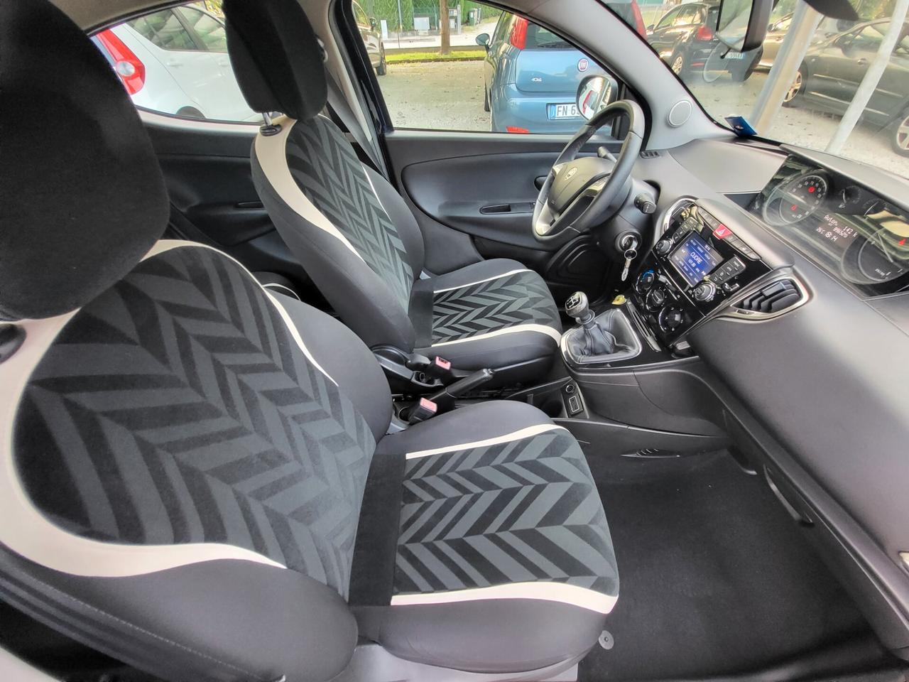 Lancia Ypsilon 1.2 69 CV 5 porte GPL Ecochic Gold