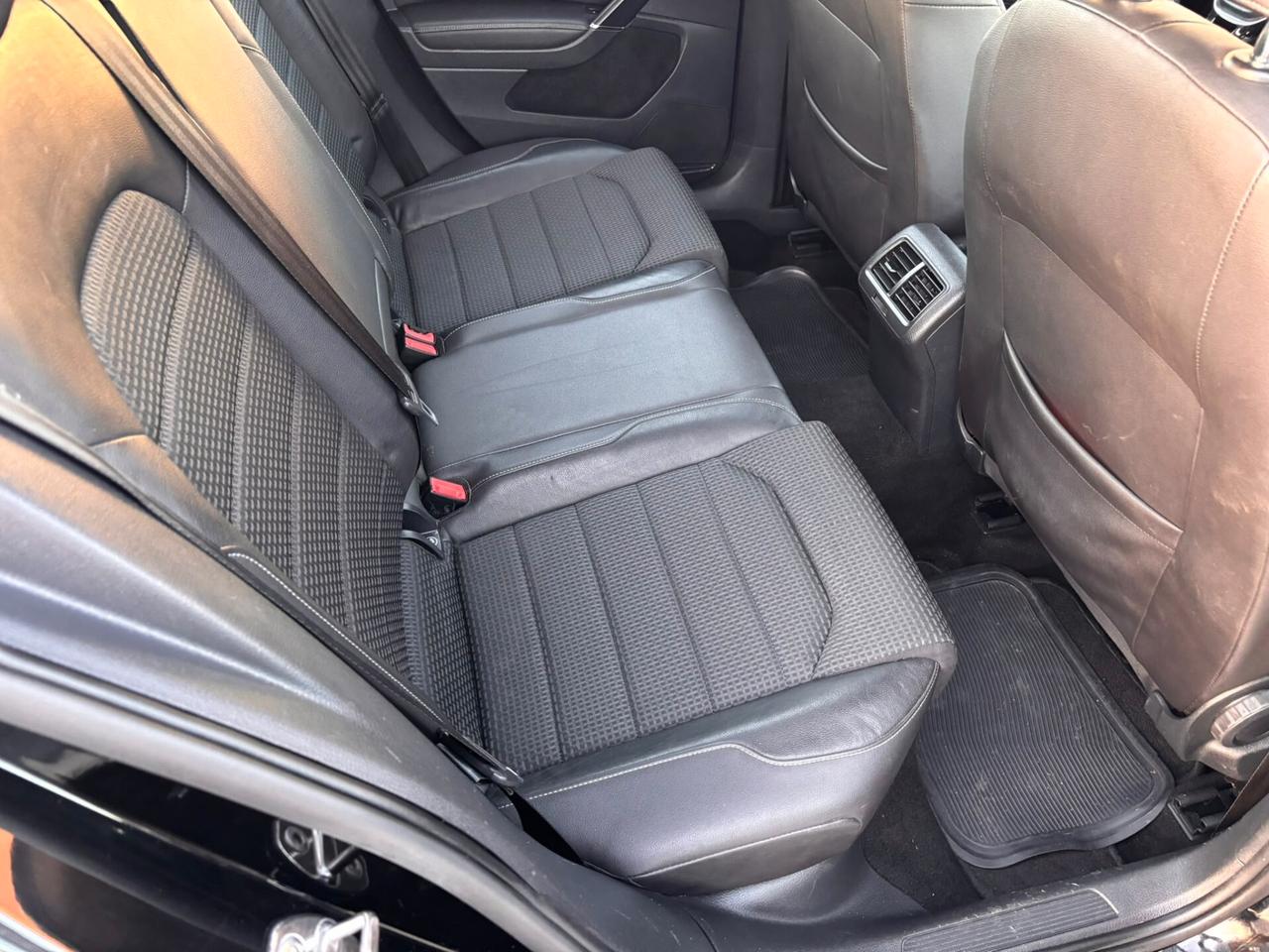 Volkswagen Golf 1.6 TDI DPF 5p. Highline