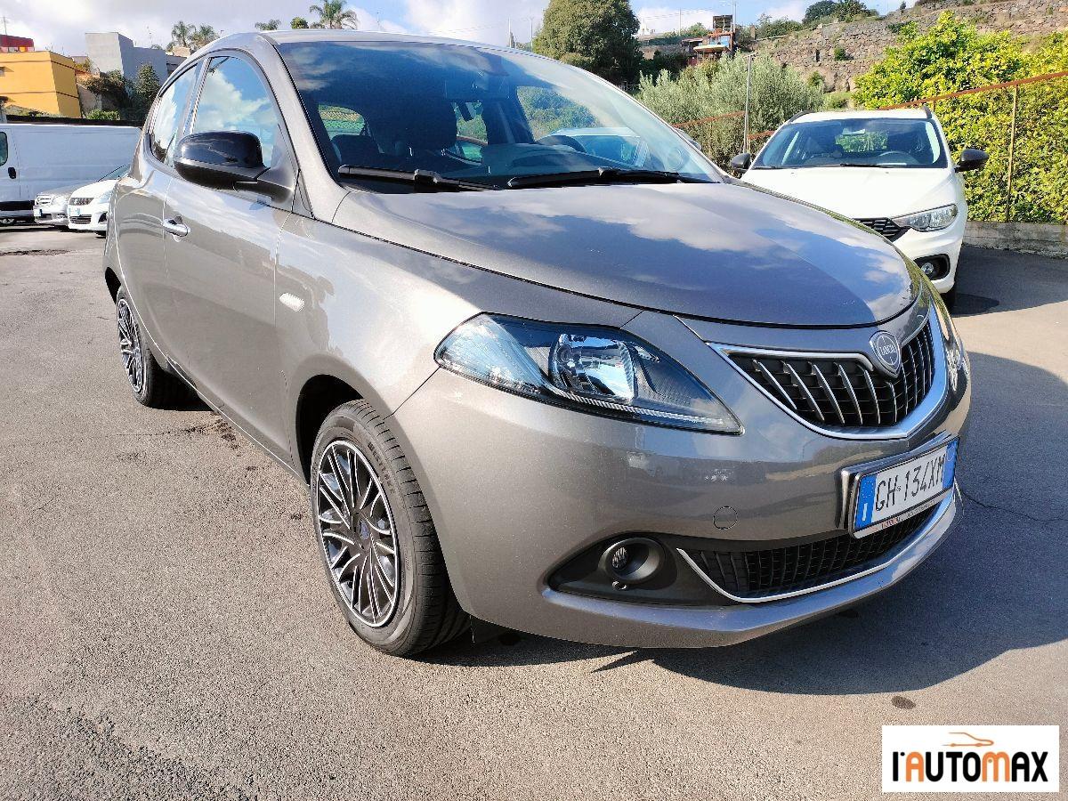 LANCIA - Ypsilon 1.0 firefly hybrid Gold s&s 70cv