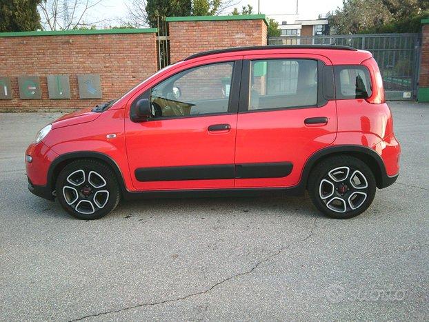 Fiat Panda Hybrid city life