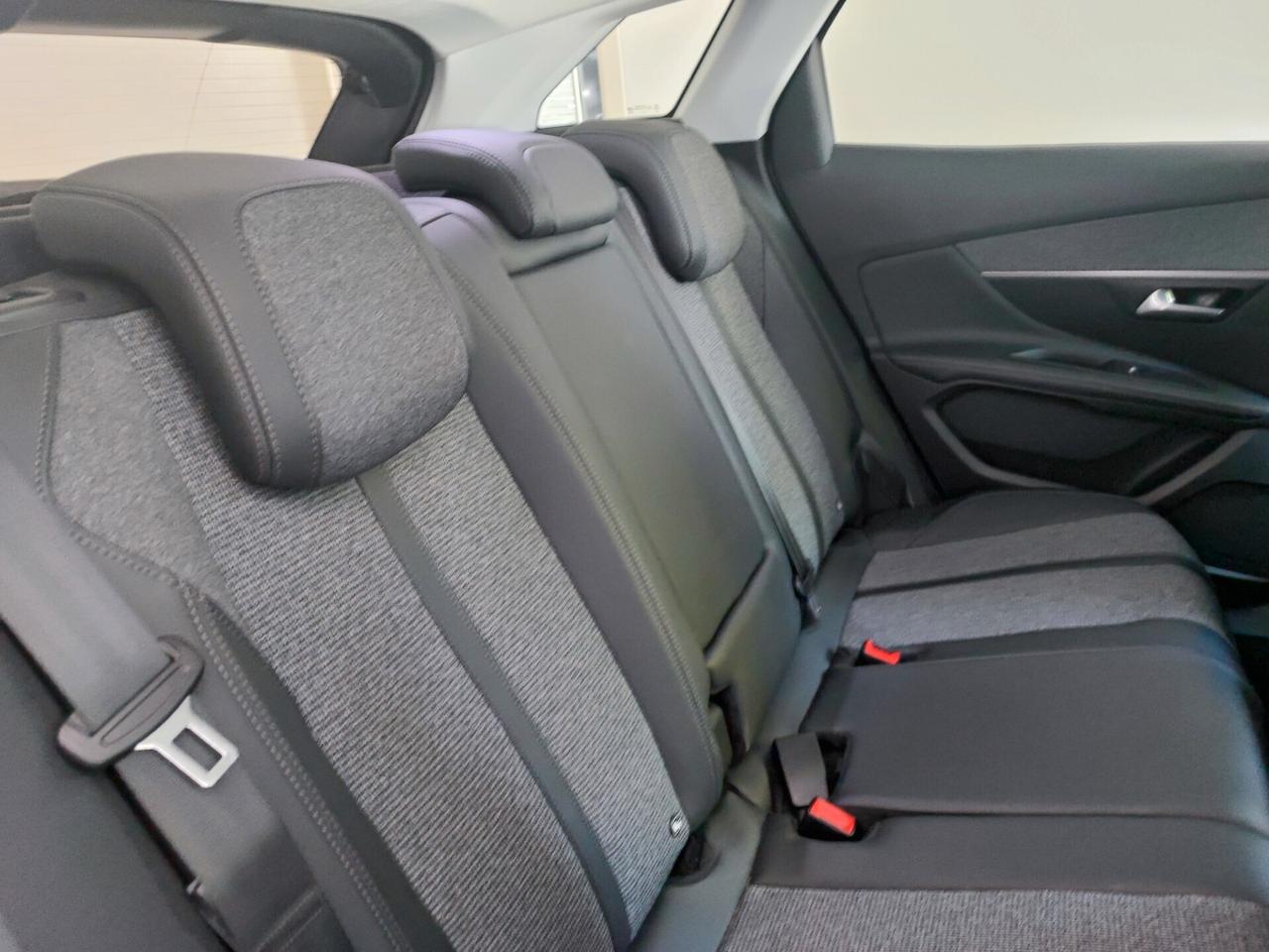 Peugeot 3008 BlueHDi 130 S&S EAT8 Allure