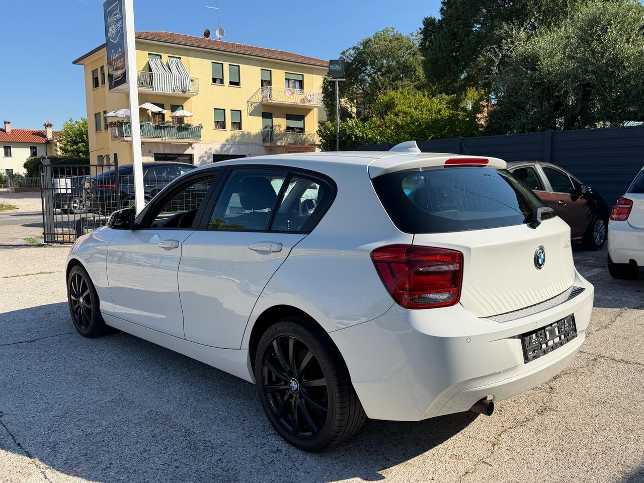 Bmw 114i 5p. Urban