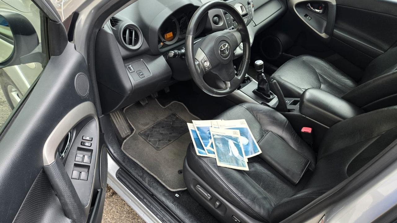 Toyota RAV 4 2.2 D-4D 177 CV Luxury 4x4