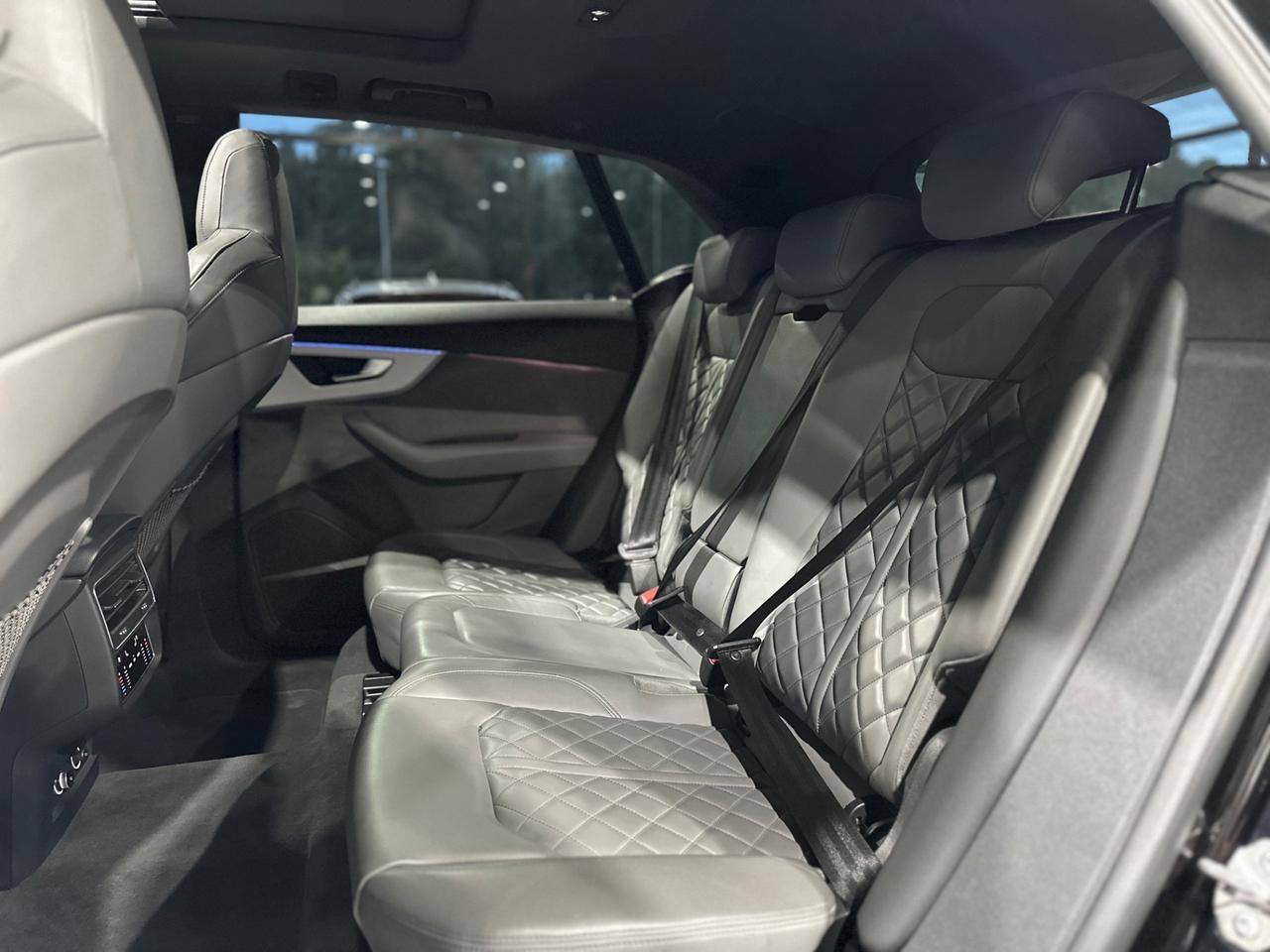 Audi Q8 50 TDI 286 CV quattro S Line identity black