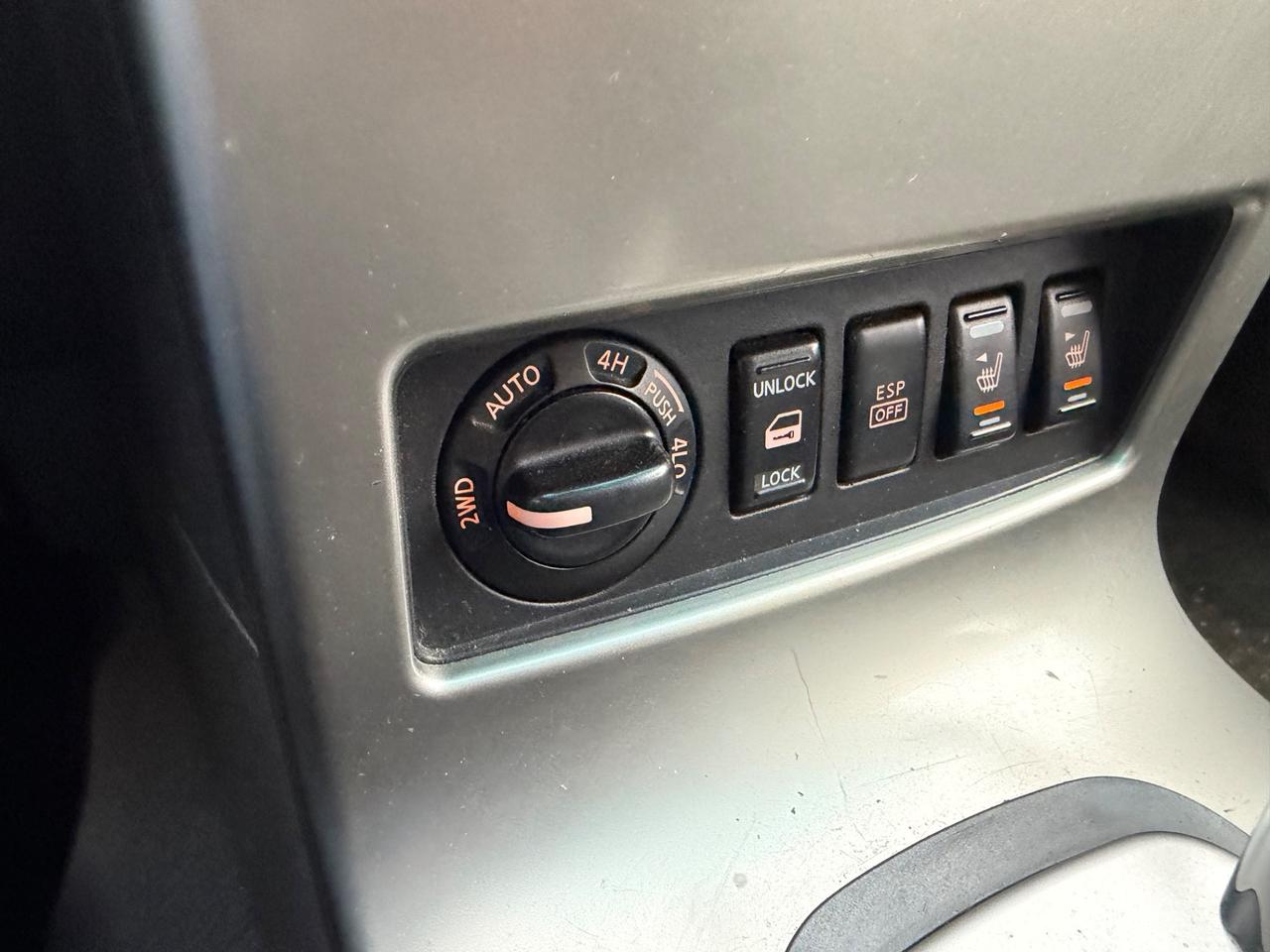 Nissan Pathfinder fuoristrada 4x4 7 posti