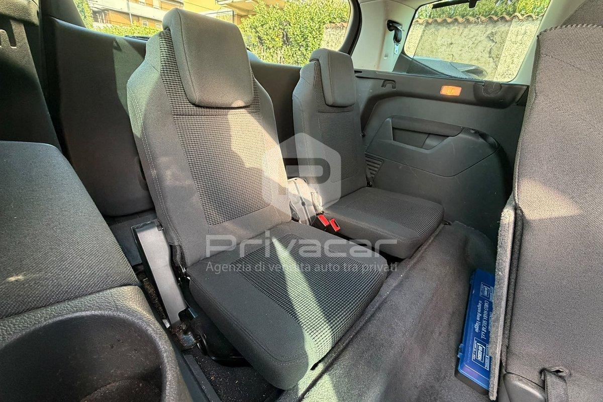 PEUGEOT 5008 1.6 HDi 115CV Allure