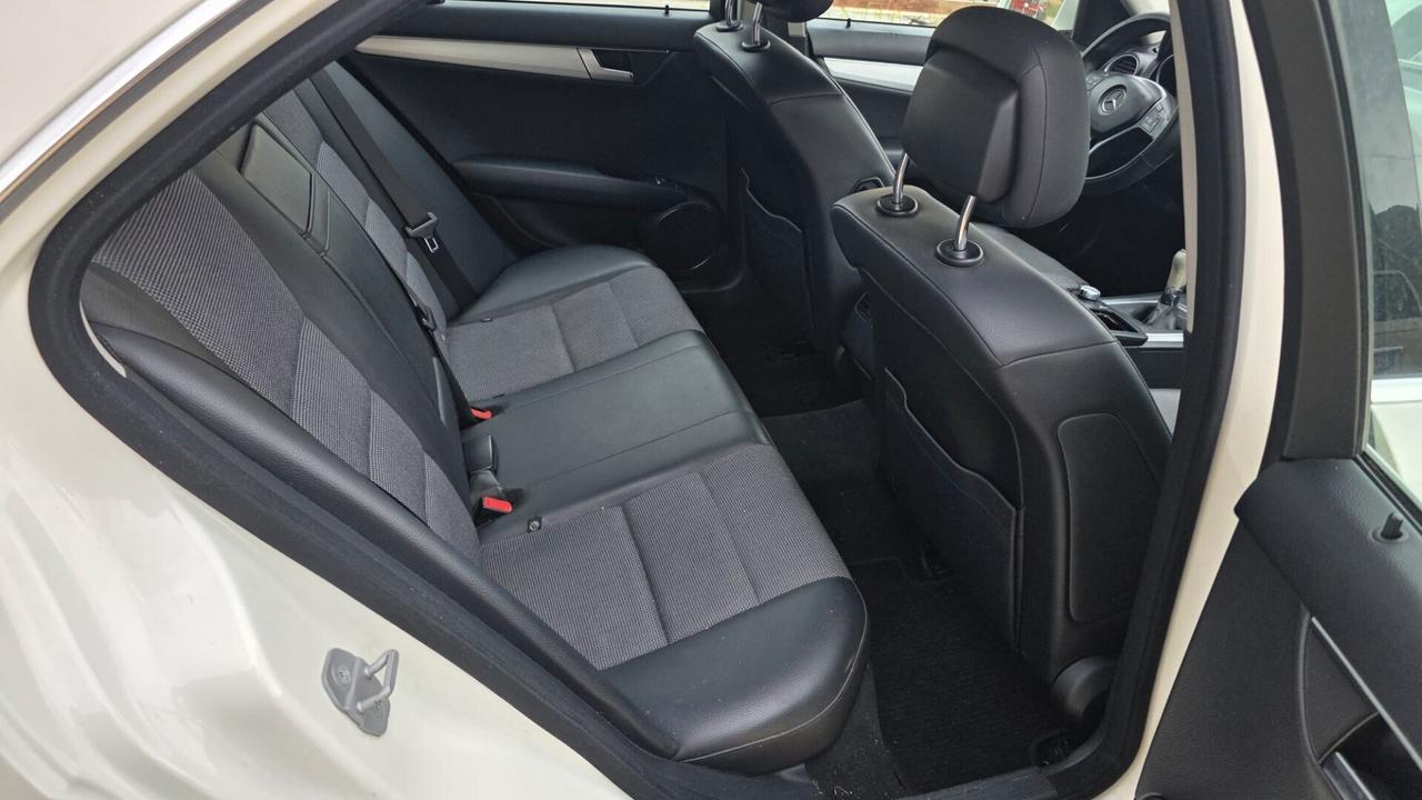 MERCEDES-BENZ C 200 CDI BlueEFFICIENCY 2012 AVANTGARDE E5 € 7.900,00